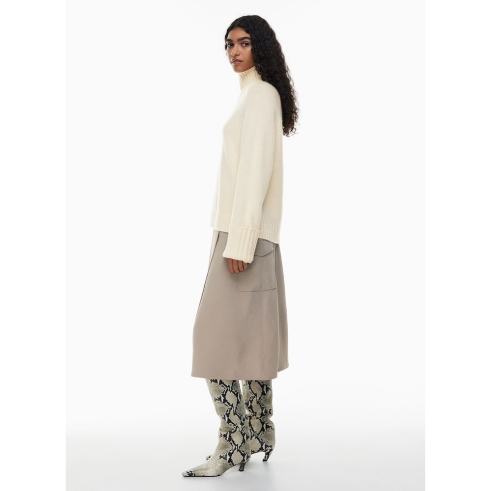Wilfred Luxe Cashmere Jan Sweater in whisper white, size XS - Picture 3 of 4